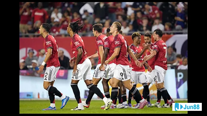 Hình ảnh trận đấu trực tiếp giữa MU và Arsenal ngày 17/8